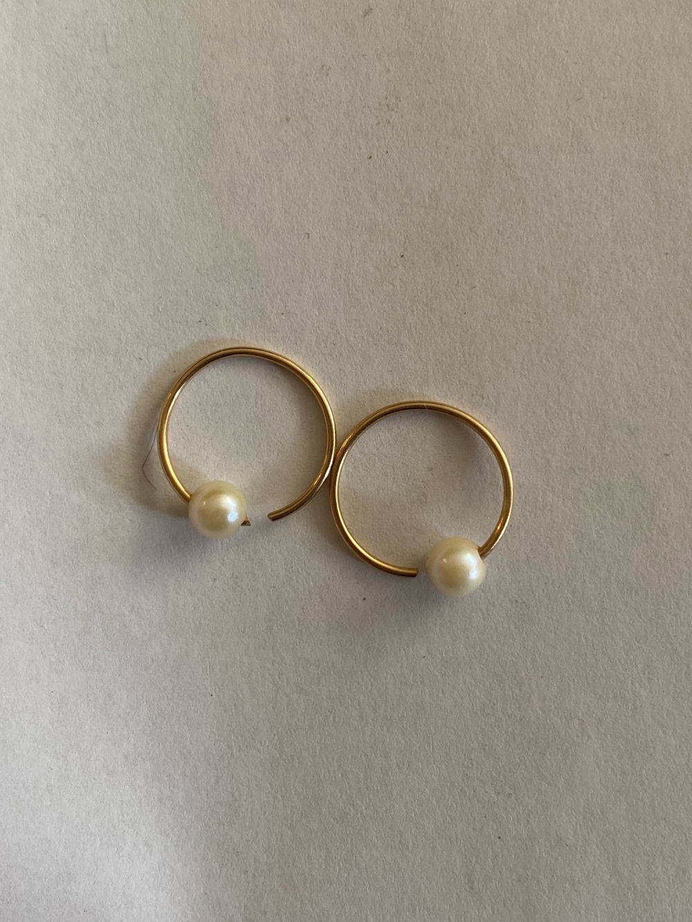 Vintage Faux Pearl Gold-Tone Open Hoop Earrings - Picture 4 of 4